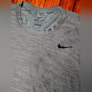 Nike Mens XLT Extra Large Tall Gray Short Sleeve Drifit Athletic T Shirt B5